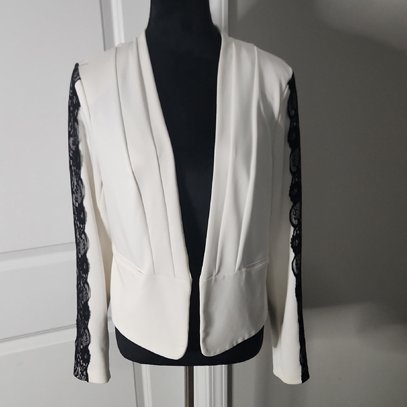 Elegant White and Black Lace Women's Jacket/Blazer Size L - Picture 1 of 6
